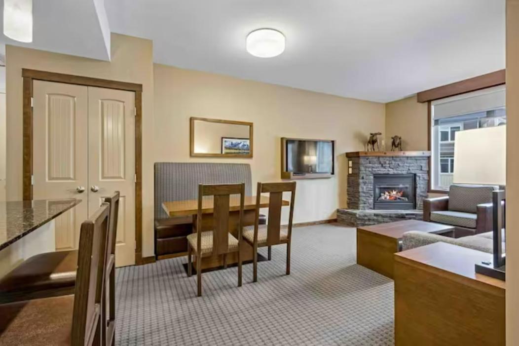 Falcon Crest Lodge 1 Bedroom Condo With Gym & Hot-Tubs & Mountain View Canmore Exterior photo
